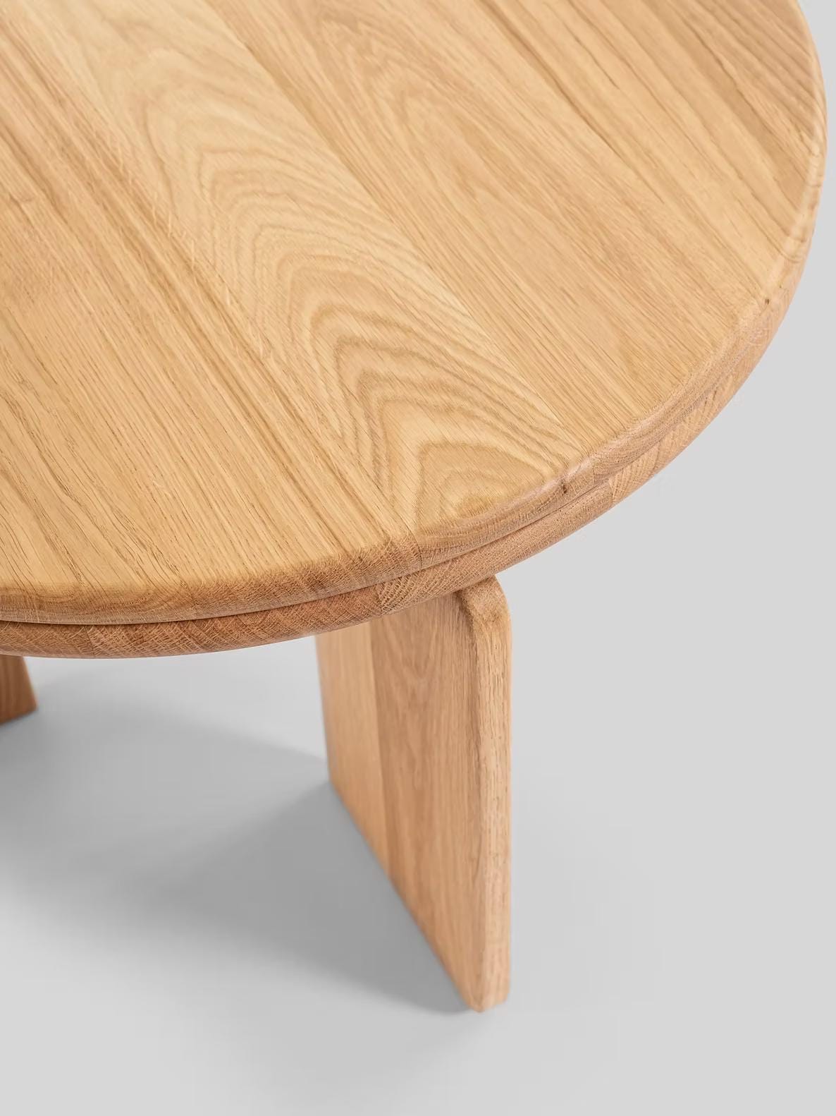 Round Solid Oak Side Table, Handcrafted Wooden End Table for Living Room