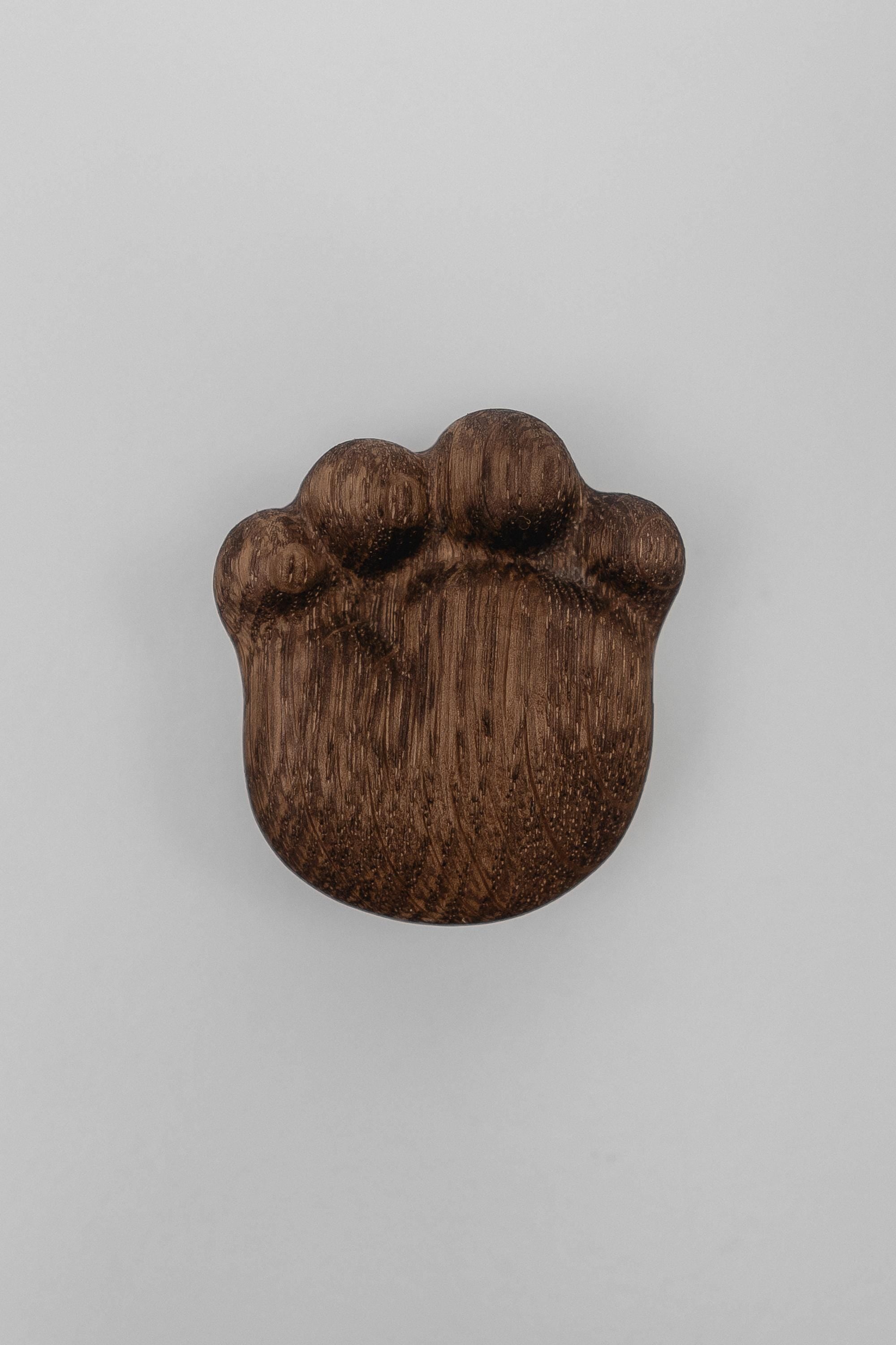 Wooden Oak Paw Handle, Children's Furniture Knob, Cabinet and Dresser Handle