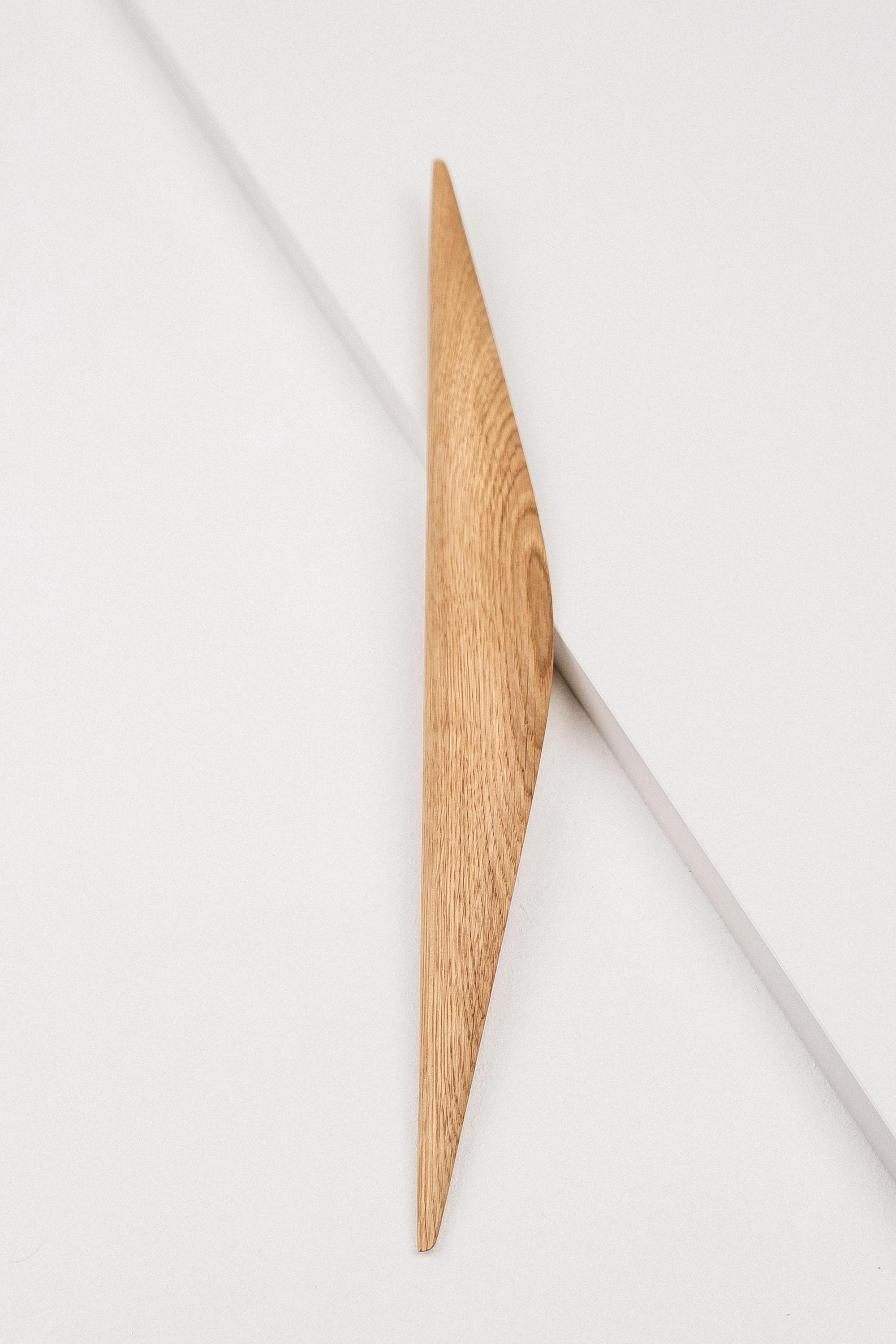 Shard Solid Oak Cabinet Handle, Wooden Handle for Kitchen Cabinets and Furniture, Natural Oak