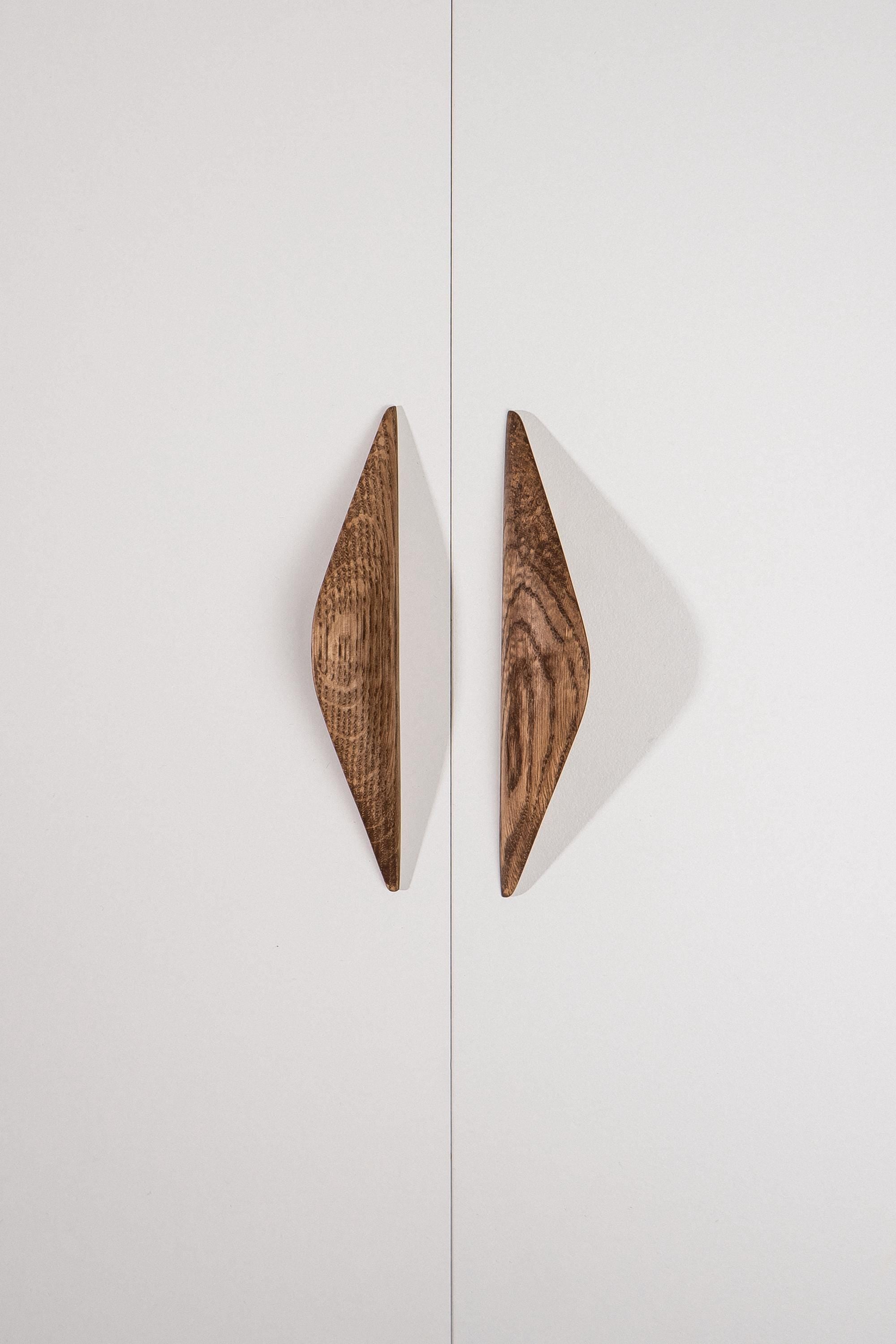 Shard Solid Oak Cabinet Handle, Wooden Kitchen & Cabinet Pull, Walnut Finish