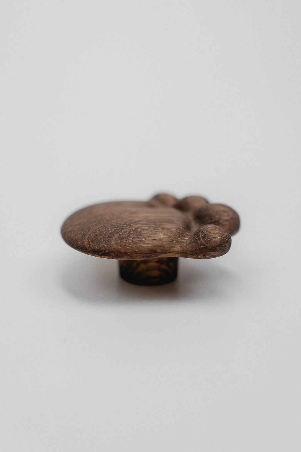 Wooden Oak Paw Handle, Children's Furniture Knob, Cabinet and Dresser Handle