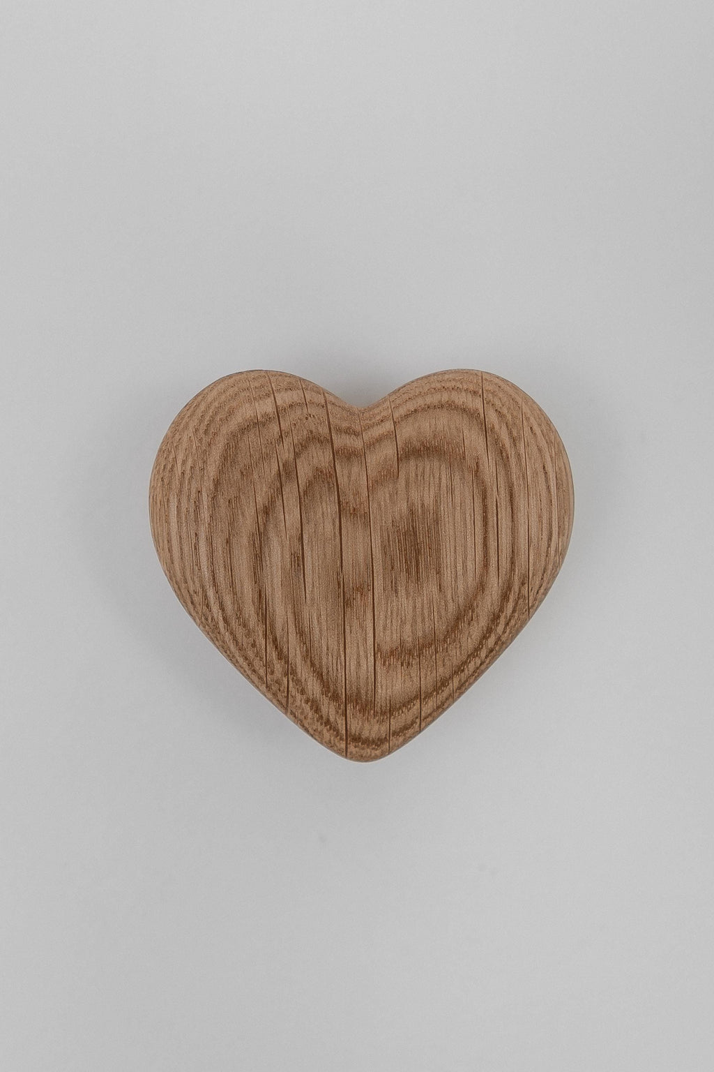Solid Oak Heart-Shaped Drawer Knob, Handmade Wooden Cabinet Knob for Kids' Room Furniture