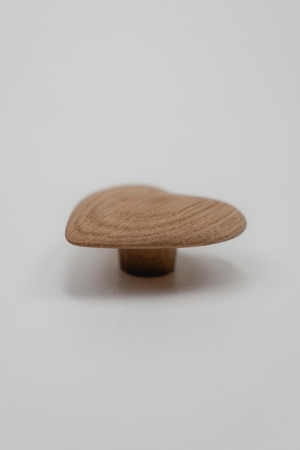Solid Oak Heart-Shaped Drawer Knob, Handmade Wooden Cabinet Knob for Kids' Room Furniture