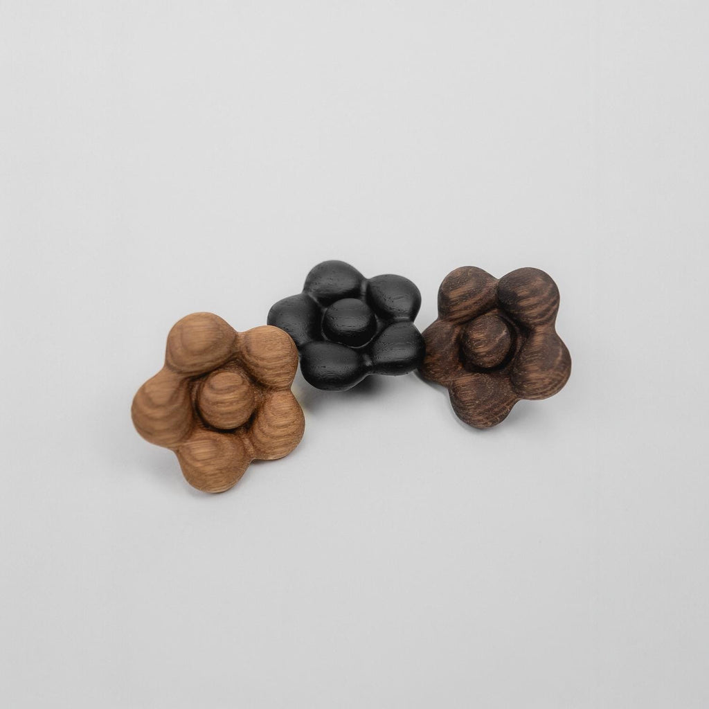 Solid Oak Flower Drawer Knob, Wooden Knob for Kids' Dresser, Decorative Nursery Cabinet Knob