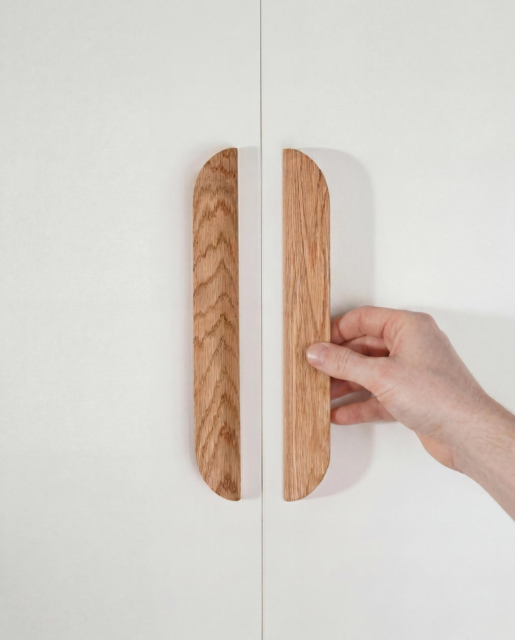 Tide Solid Oak Cabinet Handle, Rounded Wooden Drawer Pull, Modern Kitchen and Wardrobe Handle