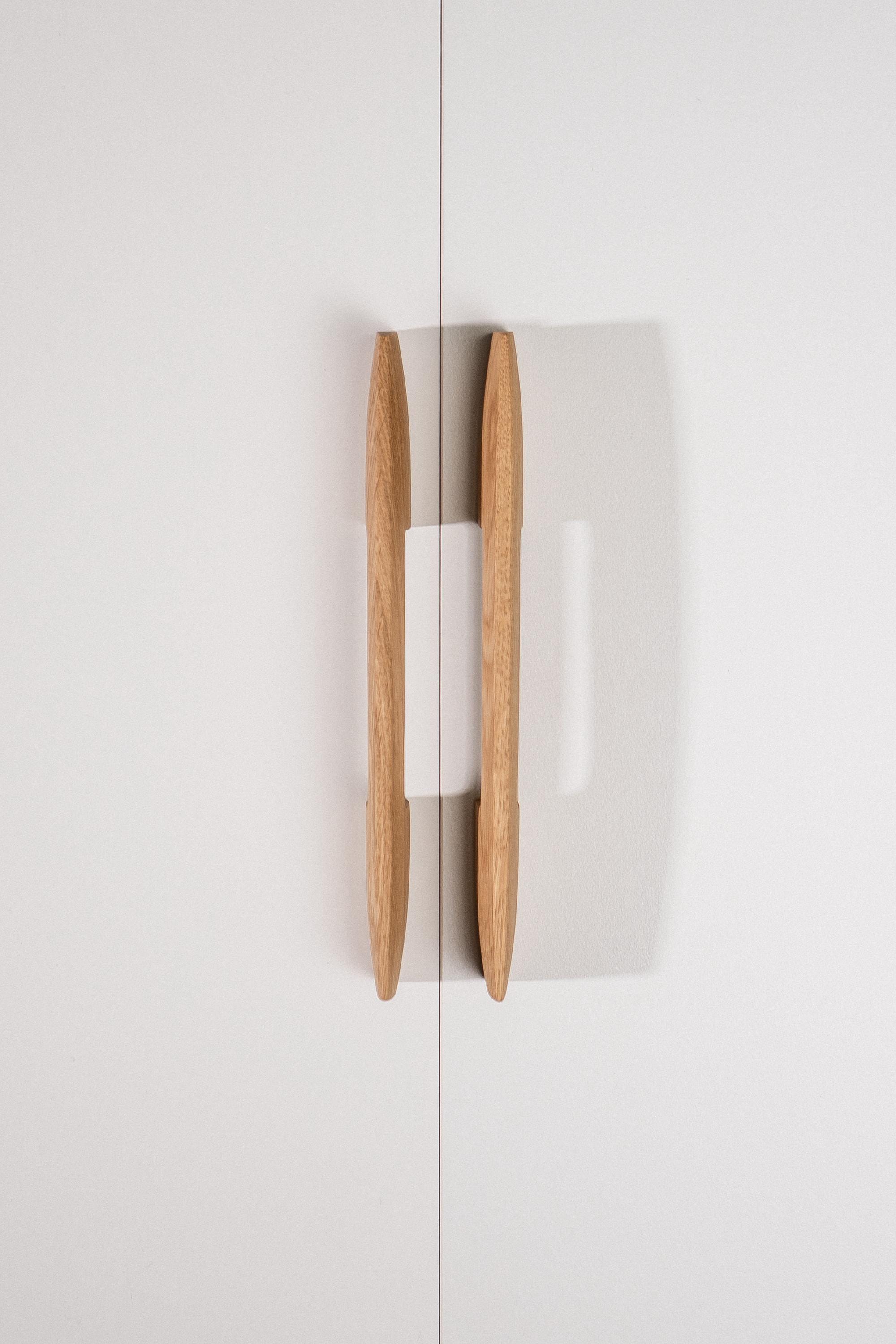 Ridge Solid Oak Cabinet Handle, Geometric Wooden Handle for Kitchen Cabinets and Furniture