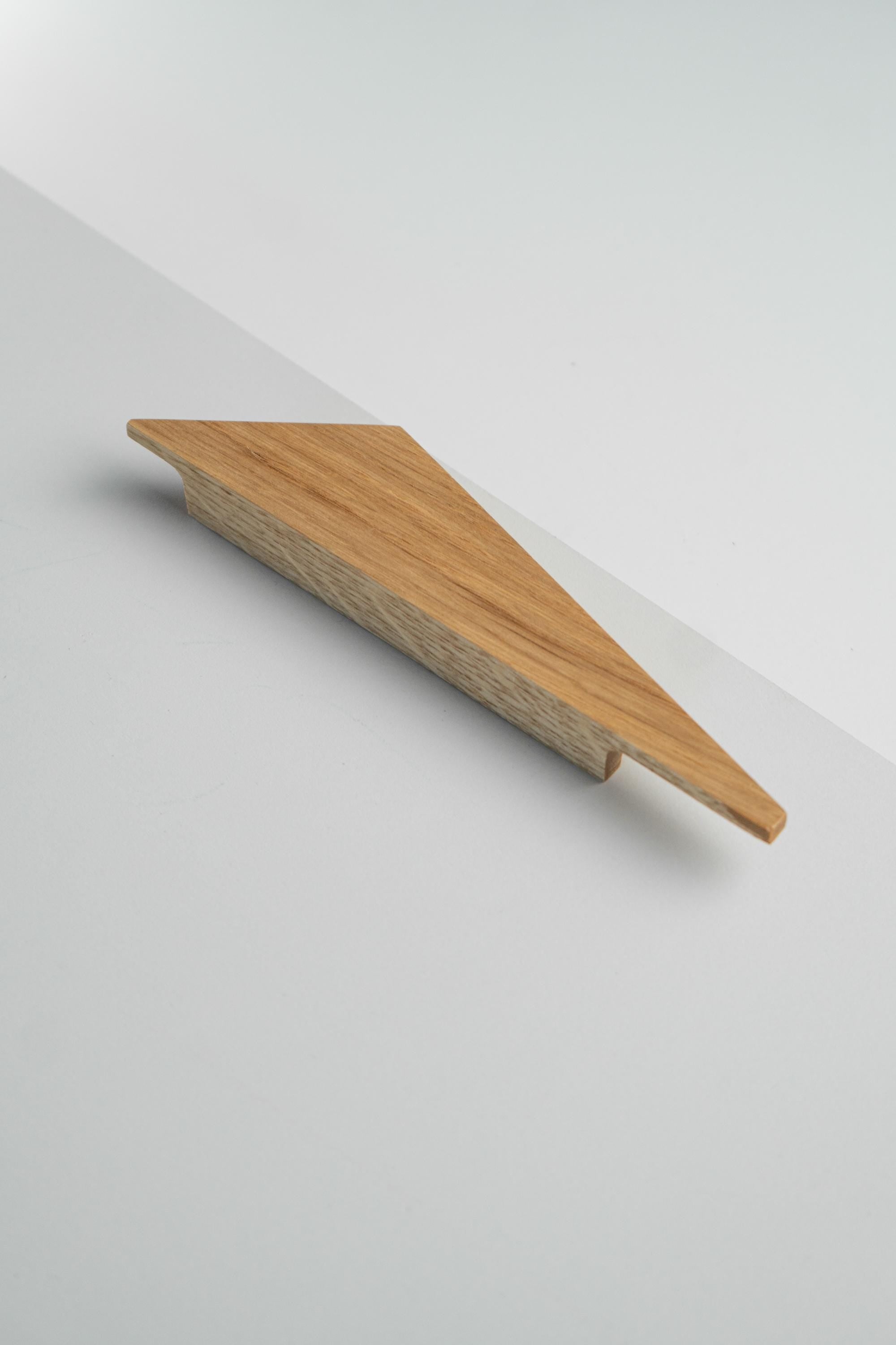 Solid Oak Triangle Cabinet Handles, Geometric Drawer Pulls, Minimalist Wooden Hardware for Kitchen Cabinets