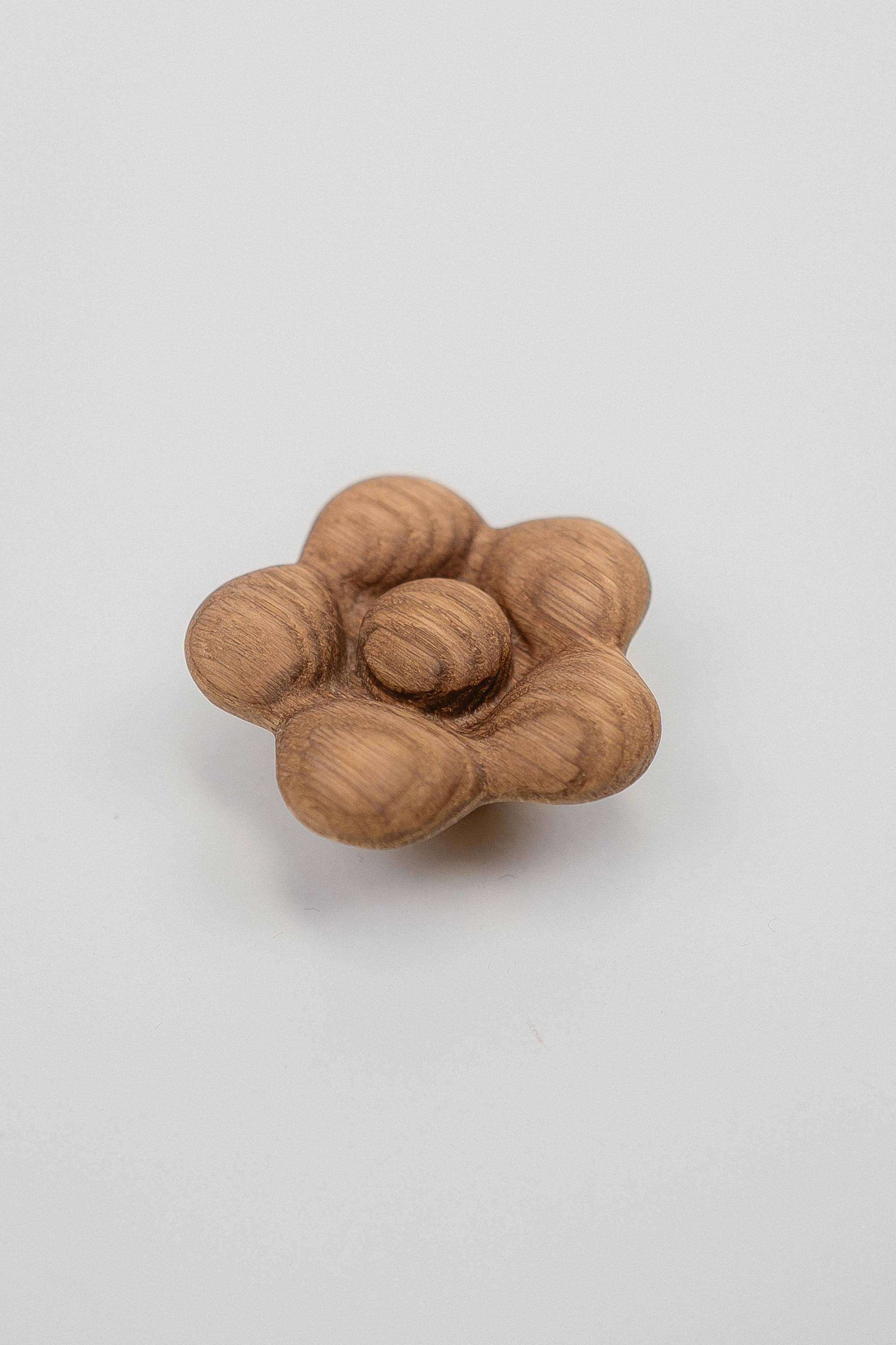 Solid Oak Flower Drawer Knob, Wooden Knob for Kids' Dresser, Decorative Nursery Cabinet Knob