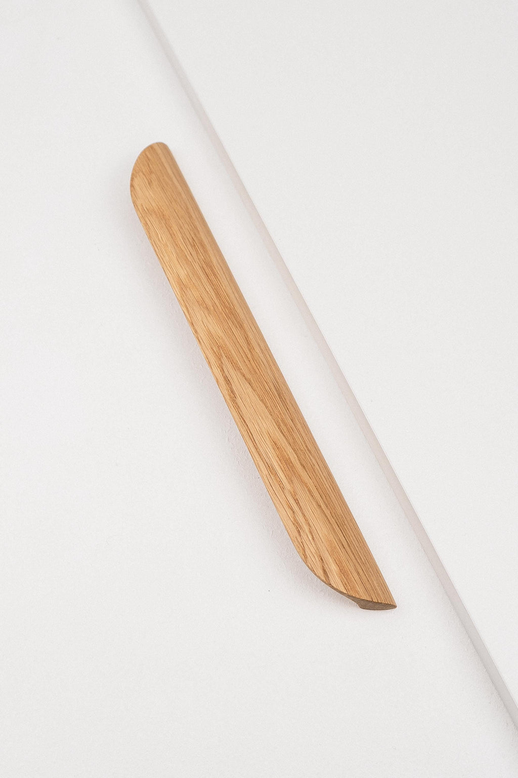 Tide Solid Oak Cabinet Handle, Rounded Wooden Drawer Pull, Modern Kitchen and Wardrobe Handle