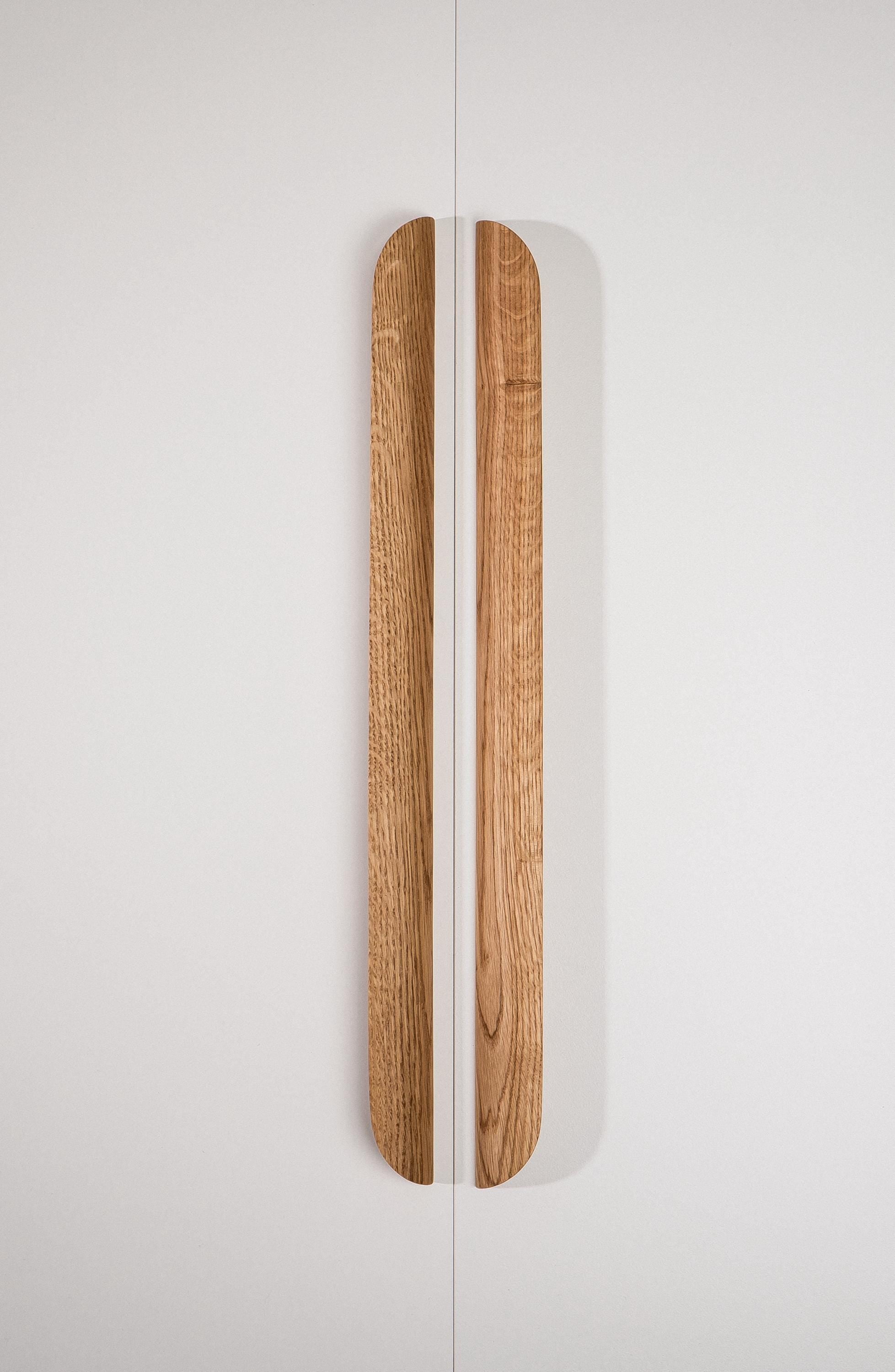 Tide Solid Oak Cabinet Handle, Rounded Wooden Drawer Pull, Modern Kitchen and Wardrobe Handle